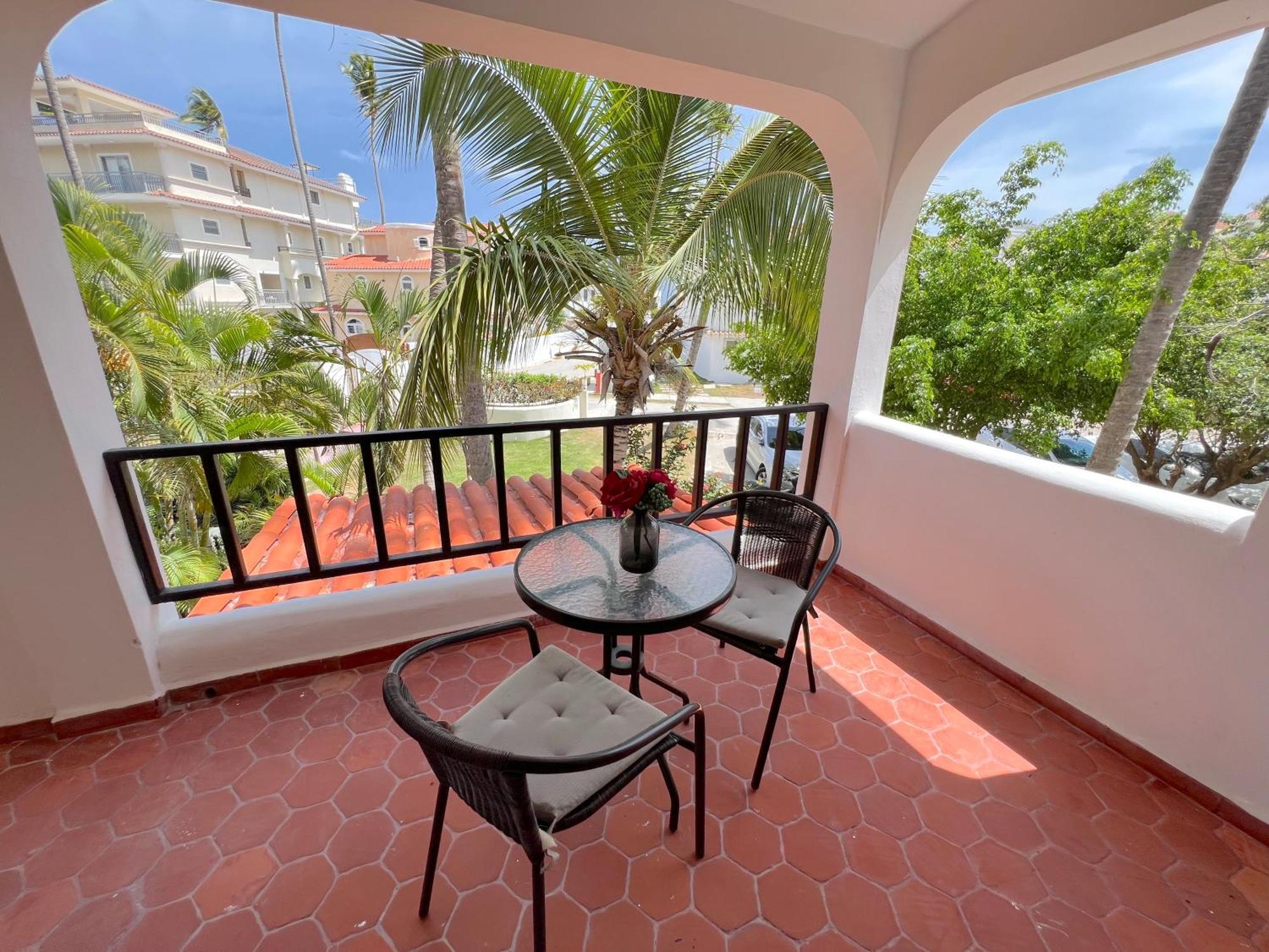Deluxe Los Corales Beach & Spa - Best Price For Vacation