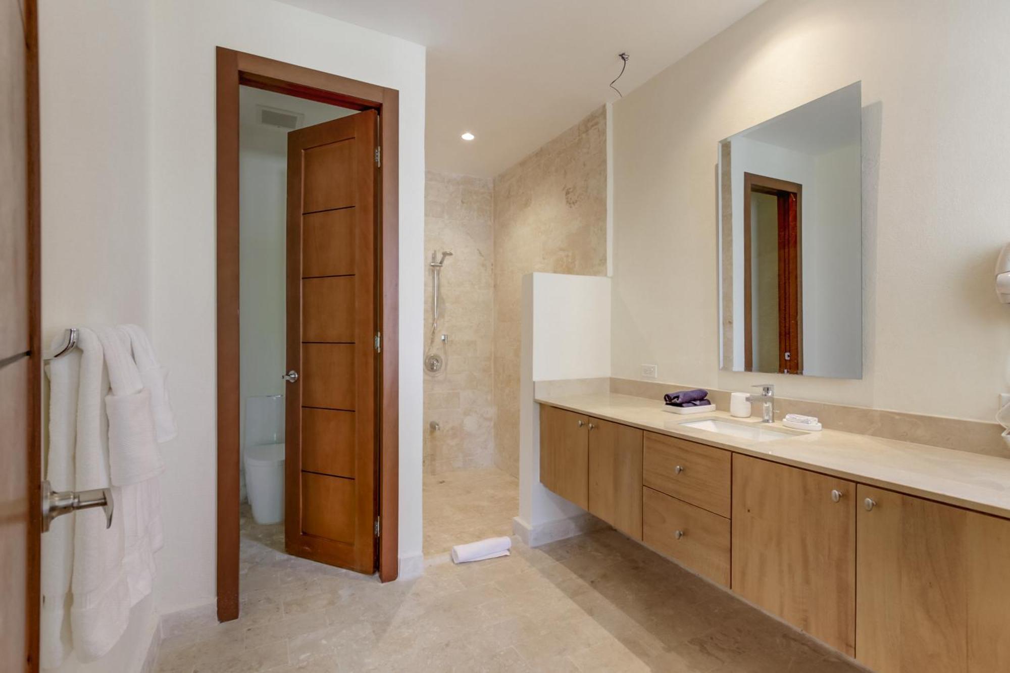 Villa Luxury Cap Cana With 3 Bedrooms, Plunge Pool, Maid, And Golf Course Access *