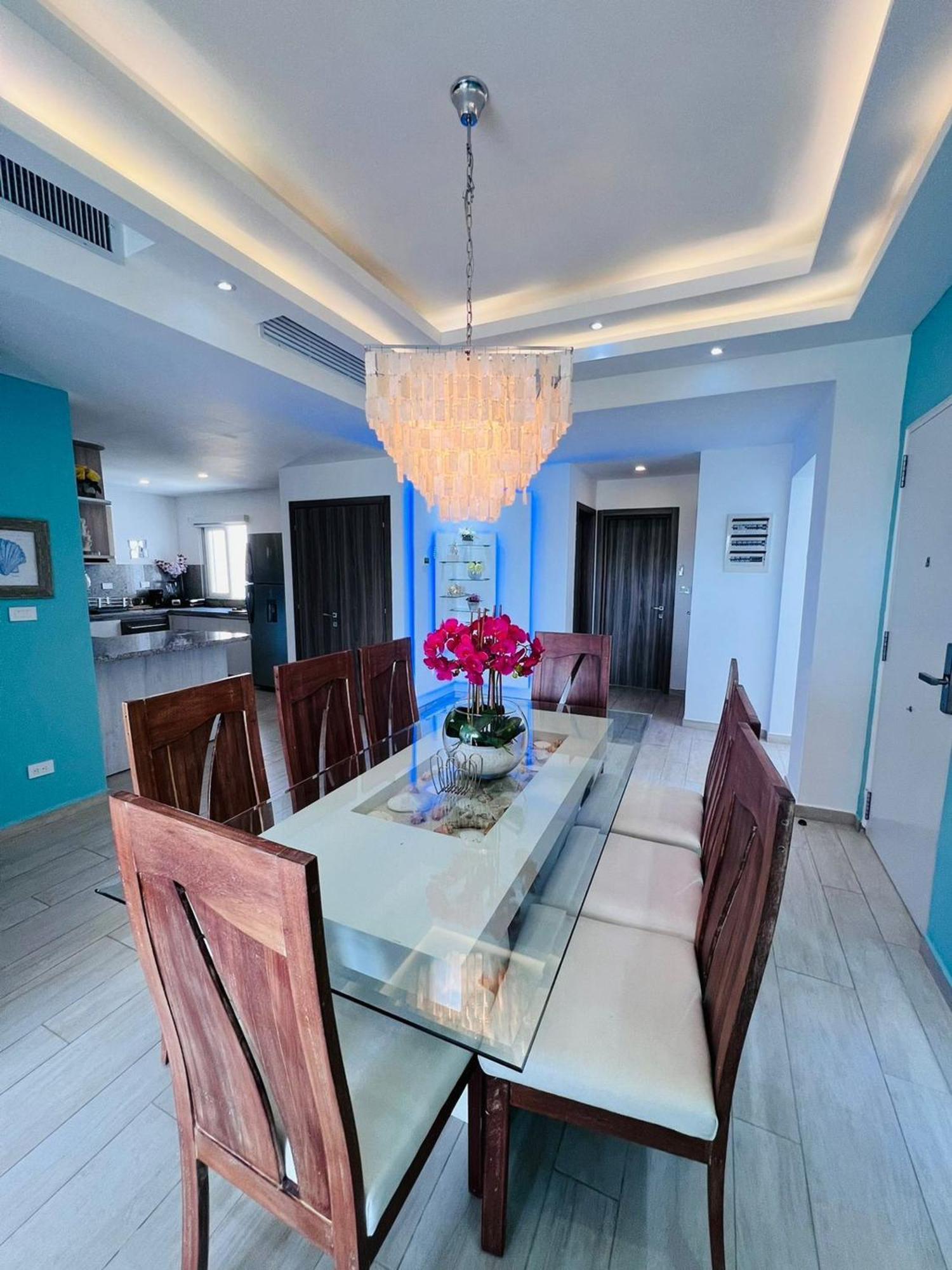 Luxury Gateaway Penthouse In Front Of Hard Rock