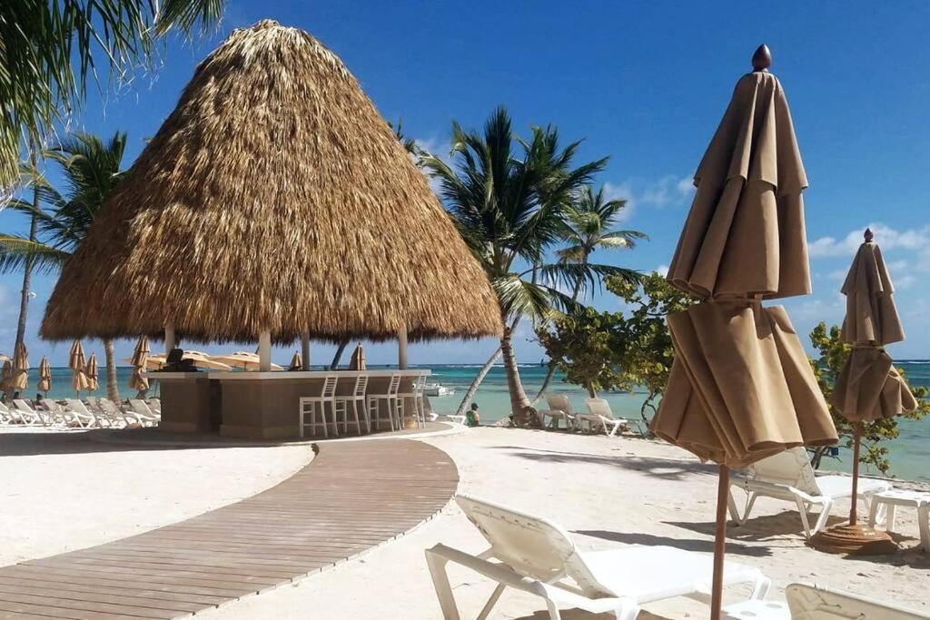Cayena With Private Pool, Village *