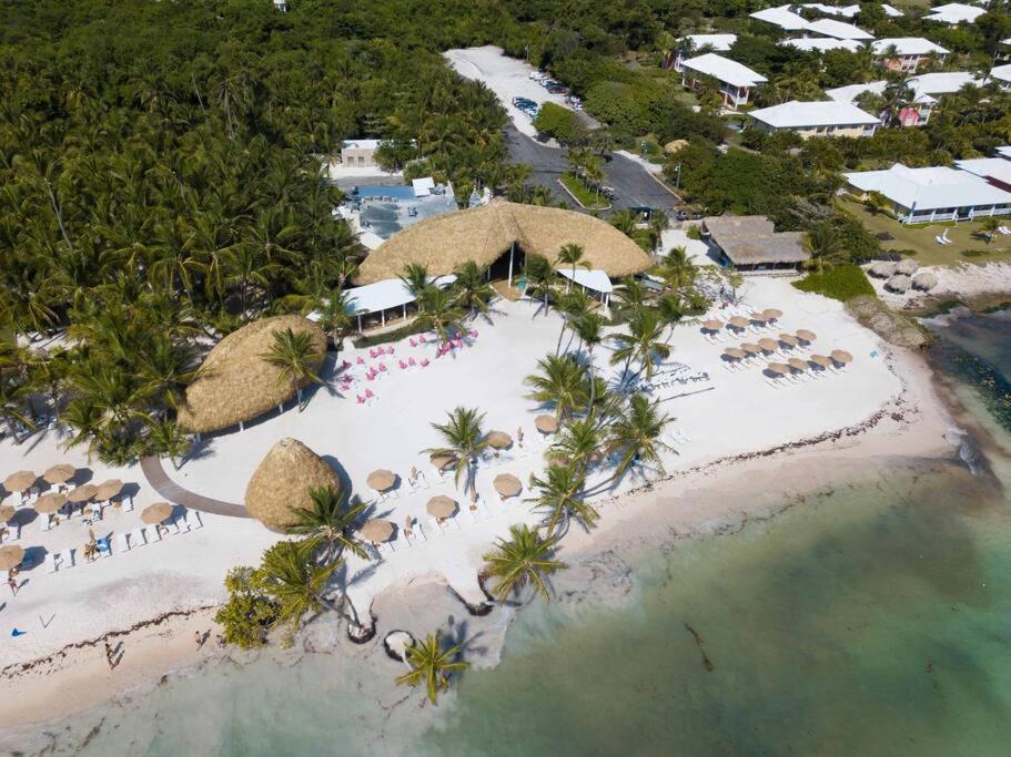 Cayena With Private Pool, Village *
