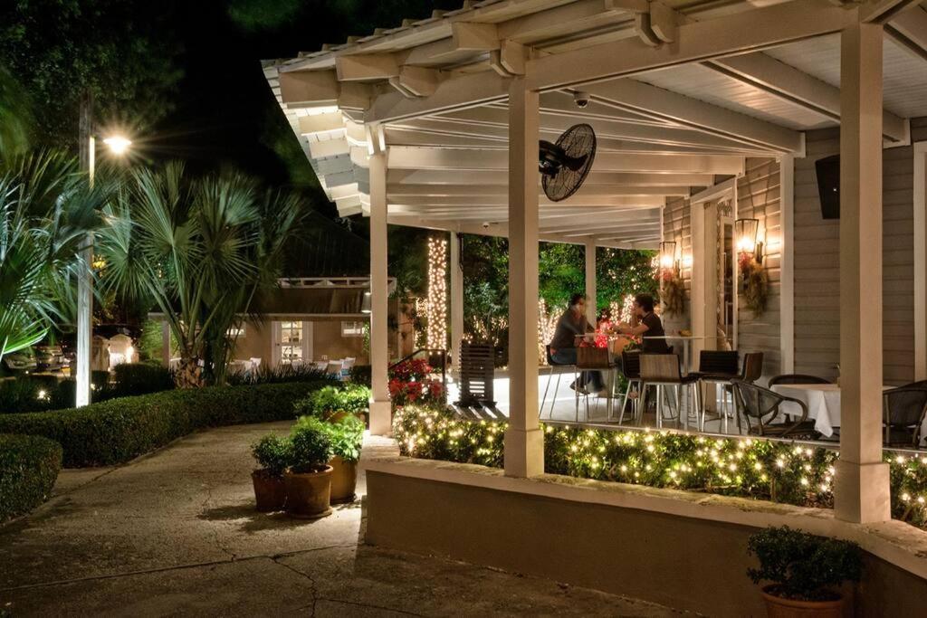 Cayena With Private Pool, Village *