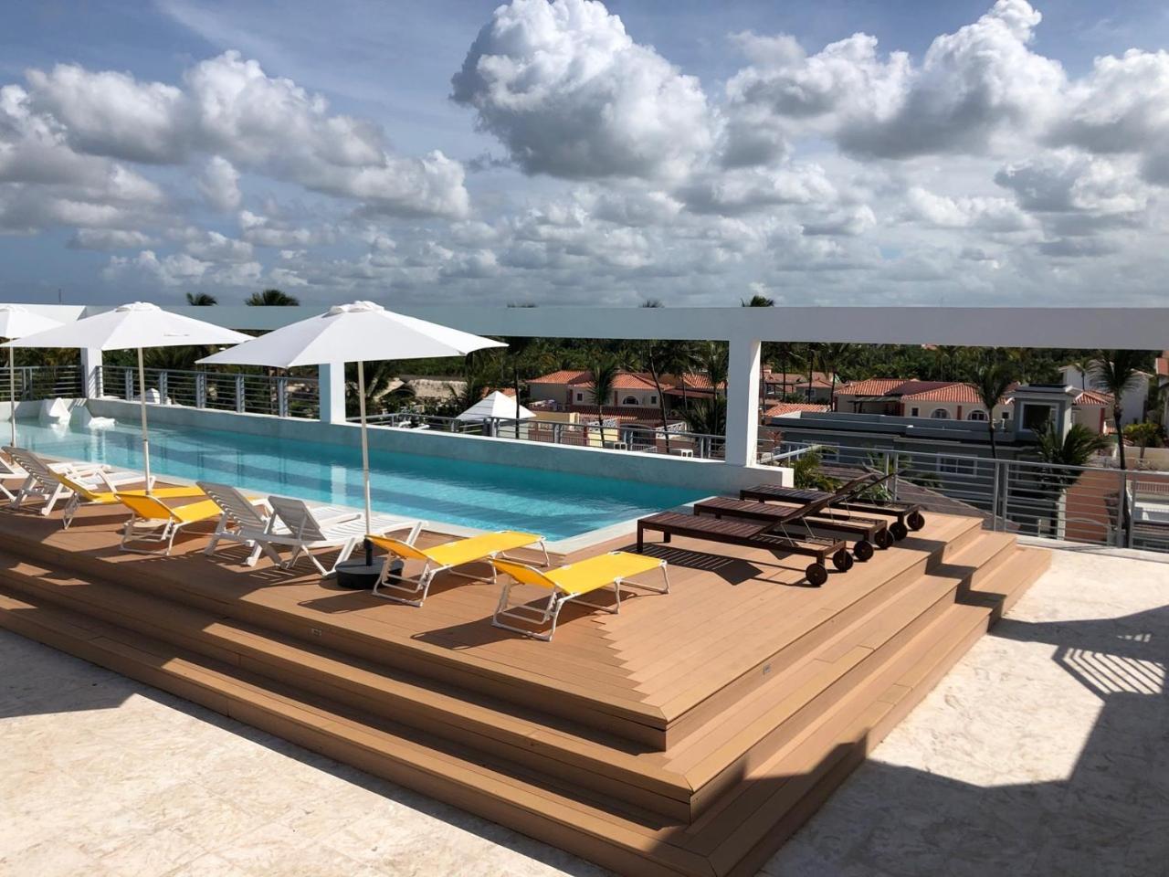Vacation With Rooftop Pool, Spa, Restaurants - Playa Los Corales Punta Cana