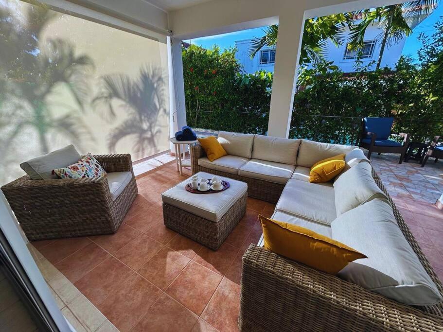 Elisa 4br With Pool Jacuzzi & Bbq Villa