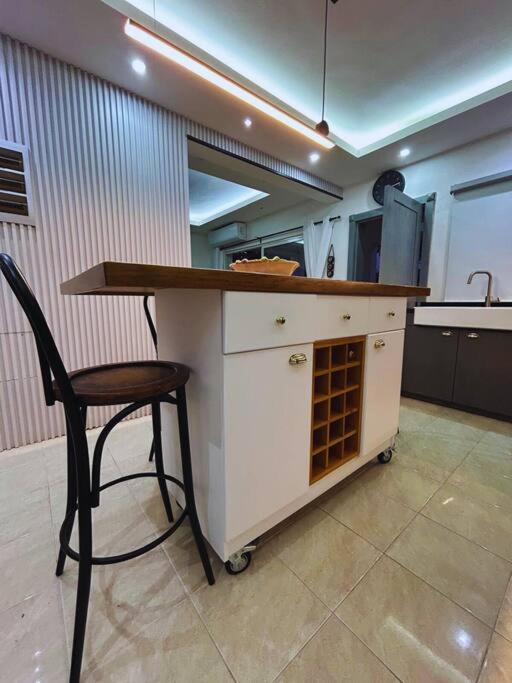 Elisa 4br With Pool Jacuzzi & Bbq Villa
