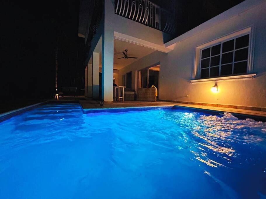 Elisa 4br With Pool Jacuzzi & Bbq