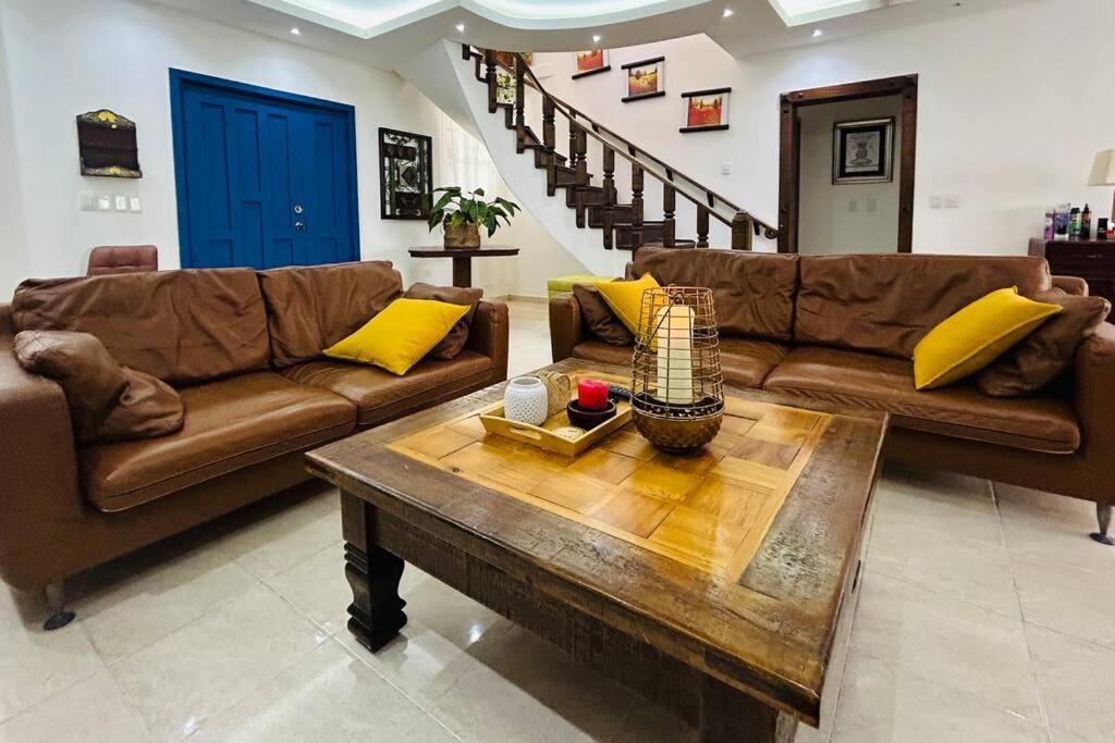 Elisa 4br With Pool Jacuzzi & Bbq Villa *