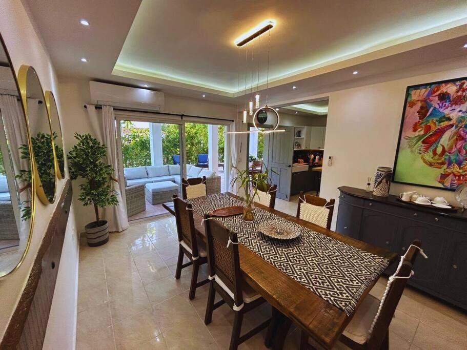 Elisa 4br With Pool Jacuzzi & Bbq Villa
