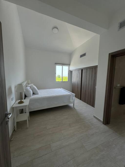 3 Bedroom With And Pool! *