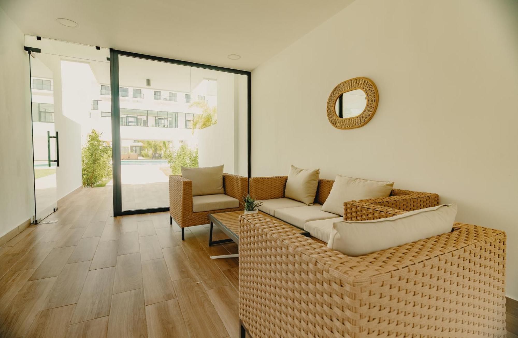 Downtown Park 1 Bedroom B-300 *