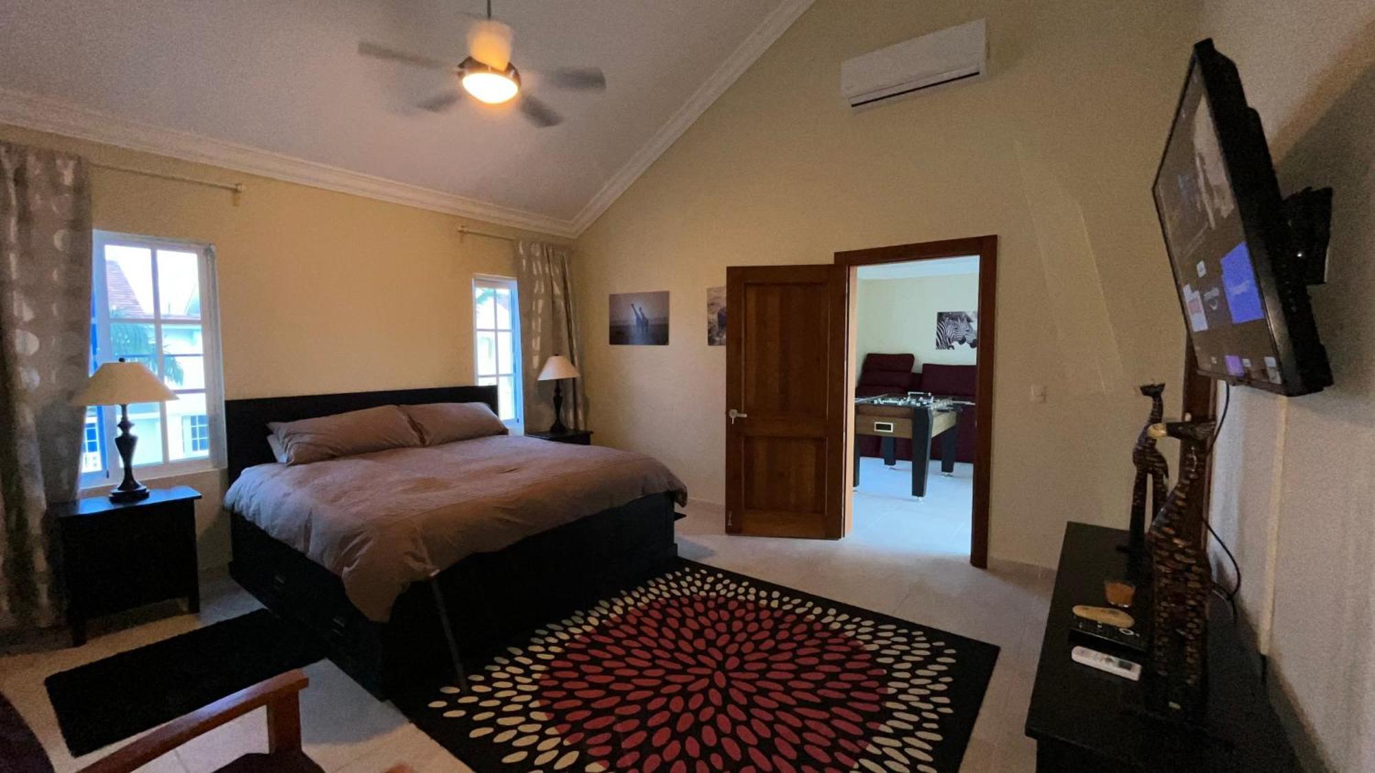 Luxury Penthouse With Pool, Bbq, Ac, Wi-fi, 5-min Walk To El Cortecito & Bavaro Beaches,