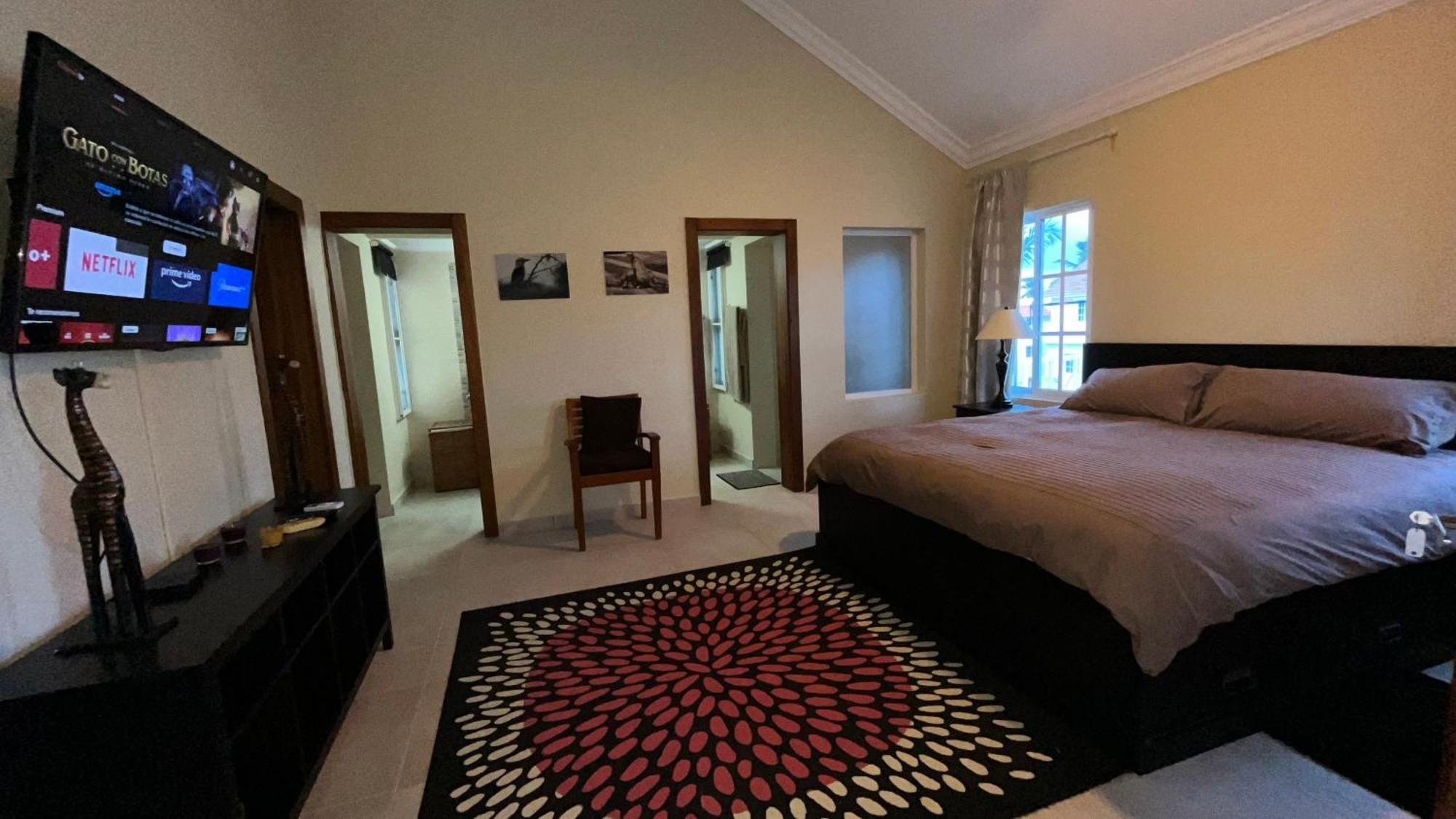 Luxury Penthouse With Pool, Bbq, Ac, Wi-fi, 5-min Walk To El Cortecito & Bavaro Beaches, Apartamento *