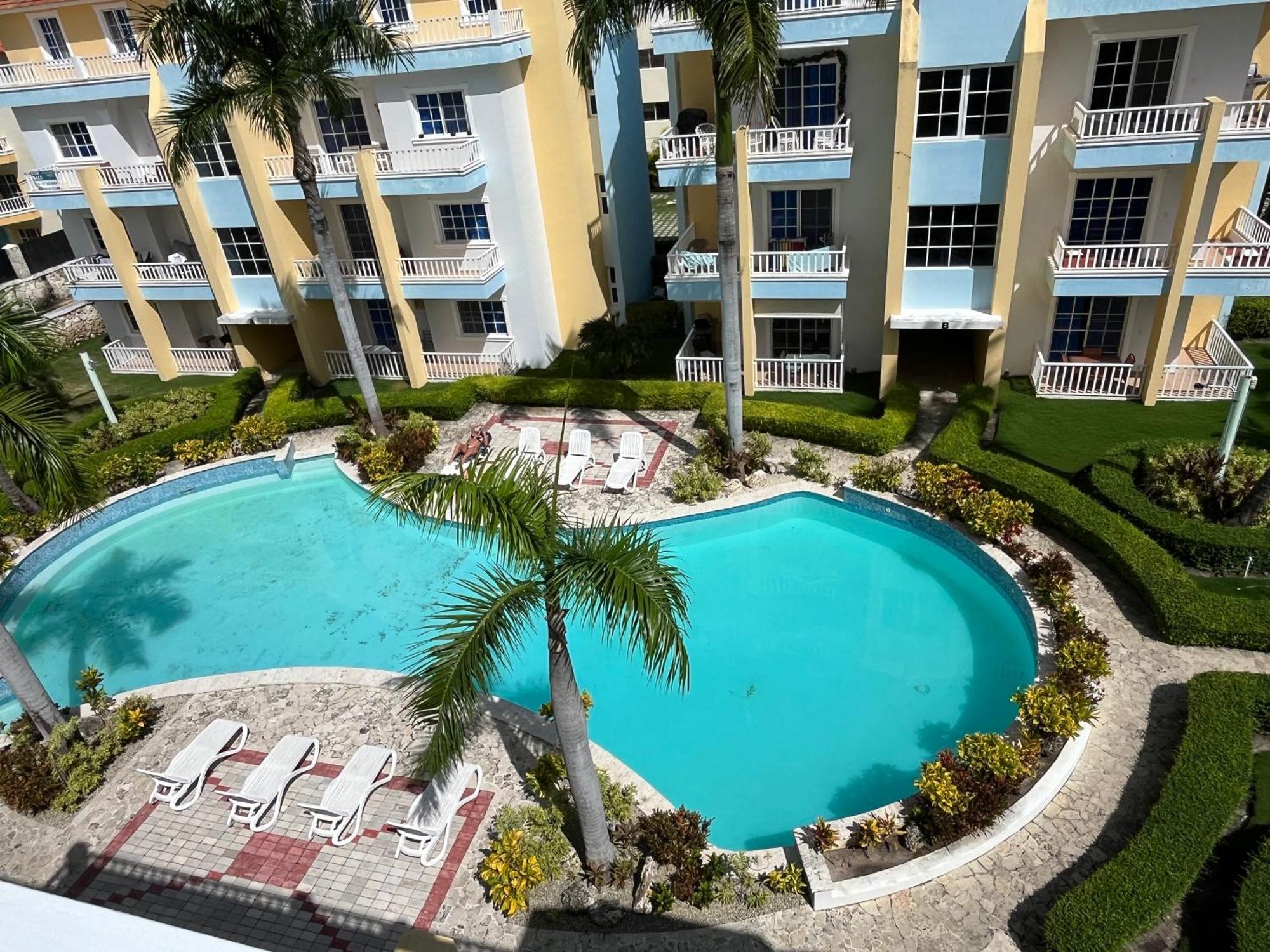 Luxury Penthouse With Pool, Bbq, Ac, Wi-fi, 5-min Walk To El Cortecito & Bavaro Beaches, Punta Cana