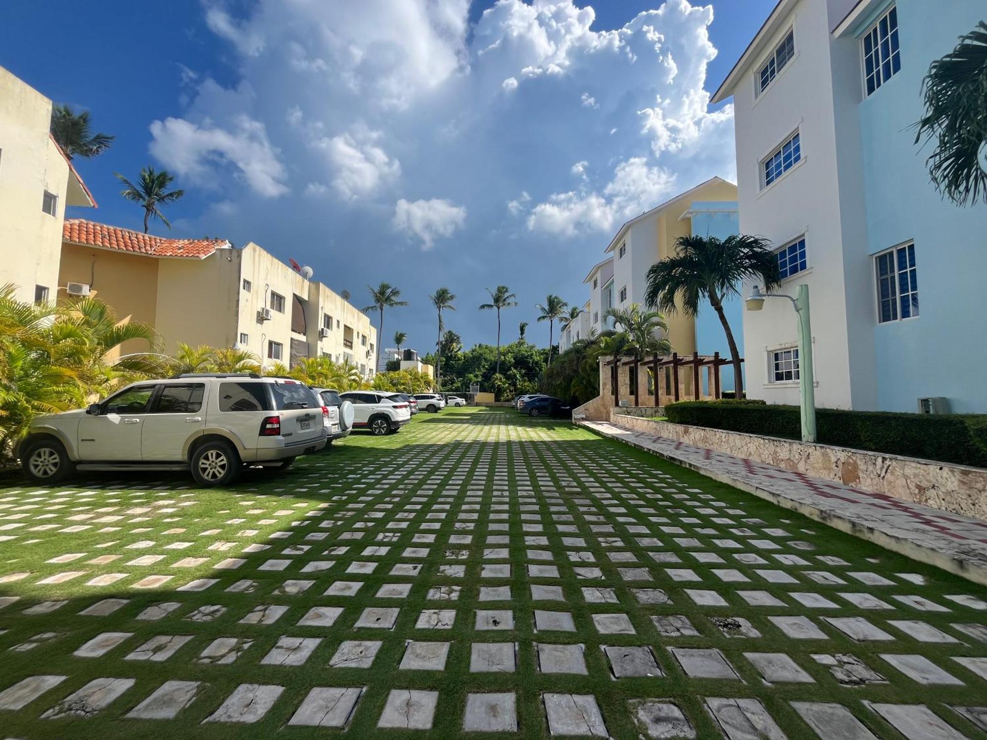 Luxury Penthouse With Pool, Bbq, Ac, Wi-fi, 5-min Walk To El Cortecito & Bavaro Beaches,