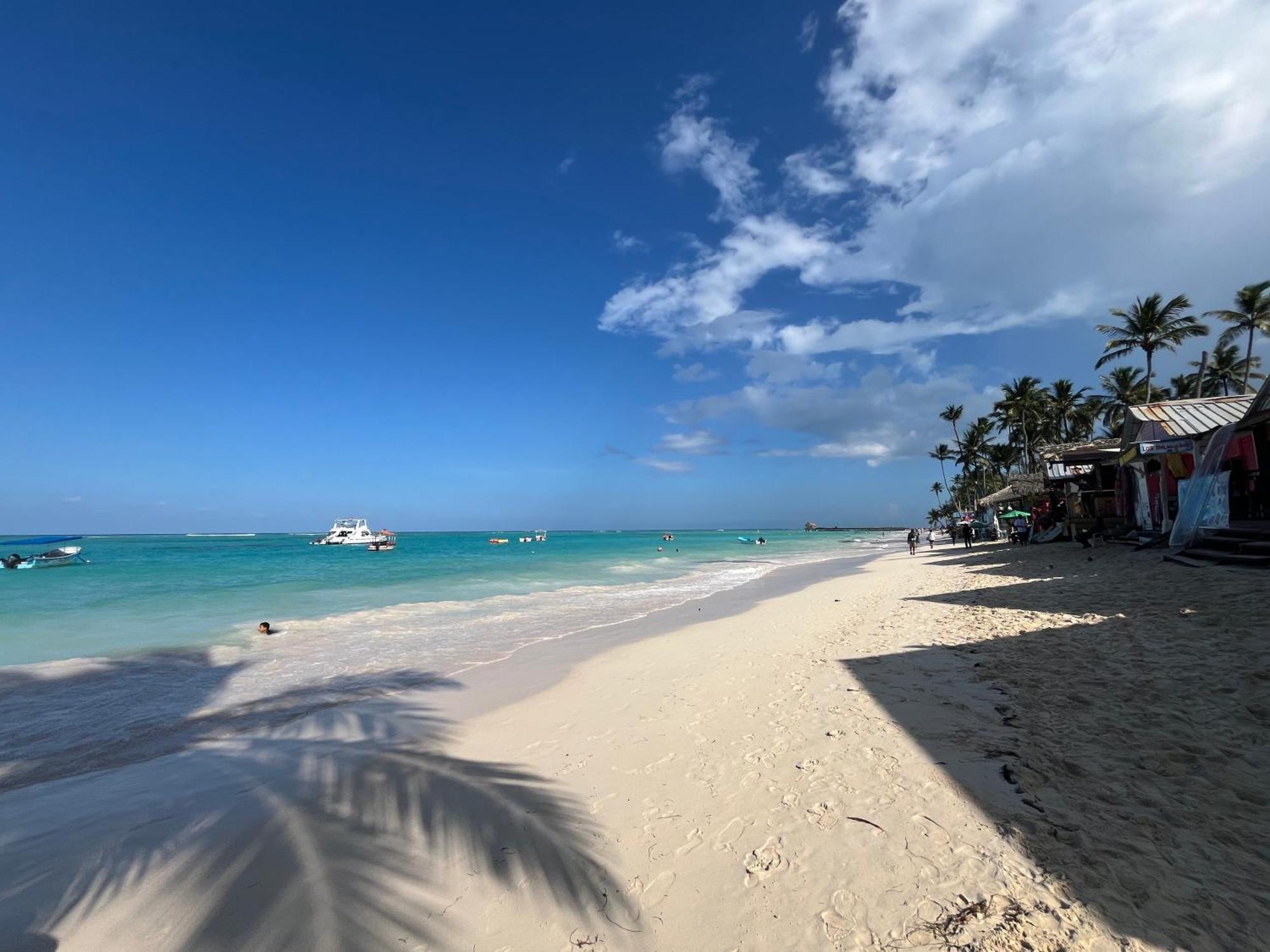 Luxury Penthouse With Pool, Bbq, Ac, Wi-fi, 5-min Walk To El Cortecito & Bavaro Beaches, *