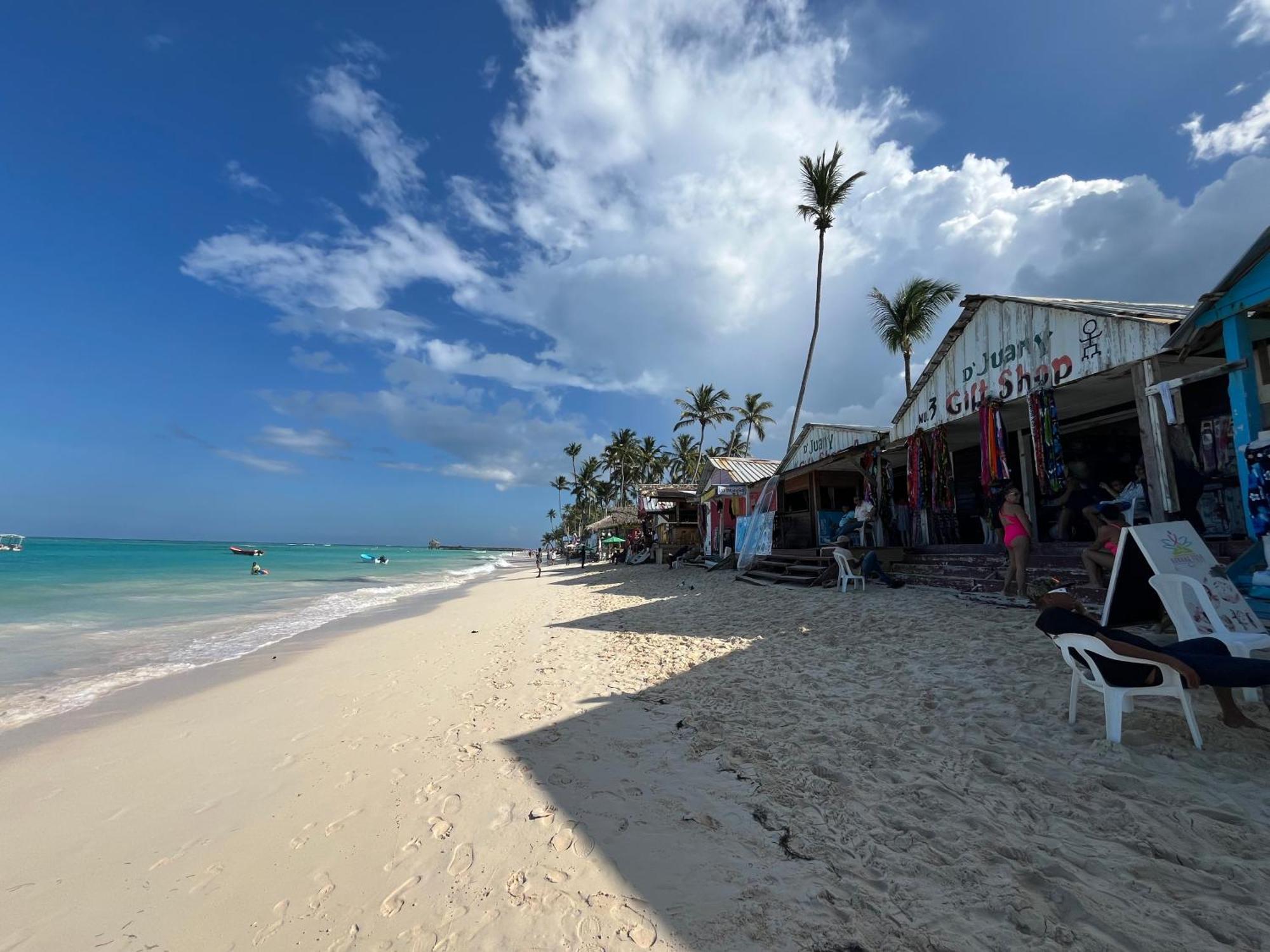 Luxury Penthouse With Pool, Bbq, Ac, Wi-fi, 5-min Walk To El Cortecito & Bavaro Beaches, Apartamento