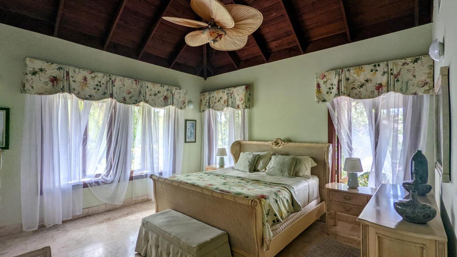 Private 4br