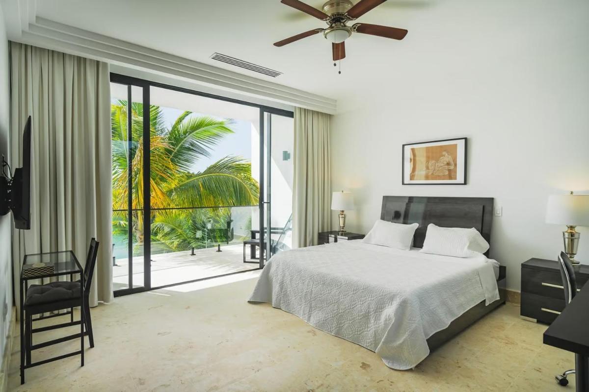Waterfront Luxury In & Club * Punta Cana