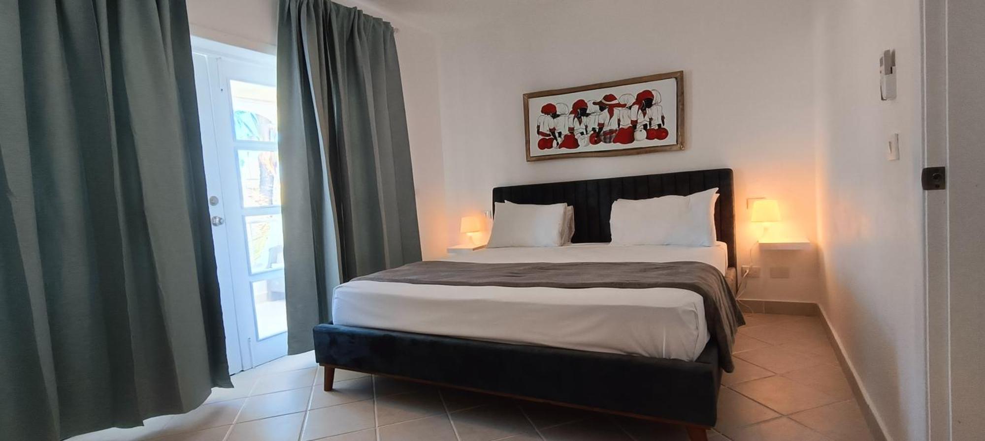 Flor Del Mar Beachfront Apartahotel