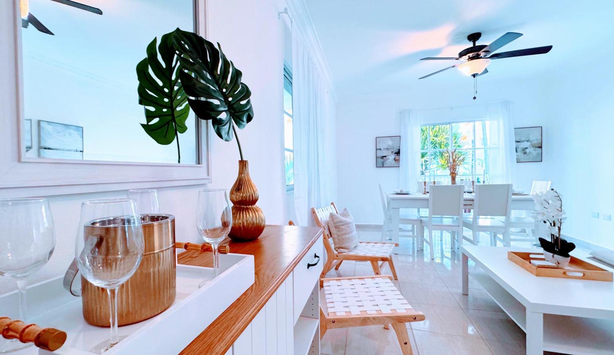 Walk To Beach, Shops, Dining, Pool View, Fast Wifi Apartamento *