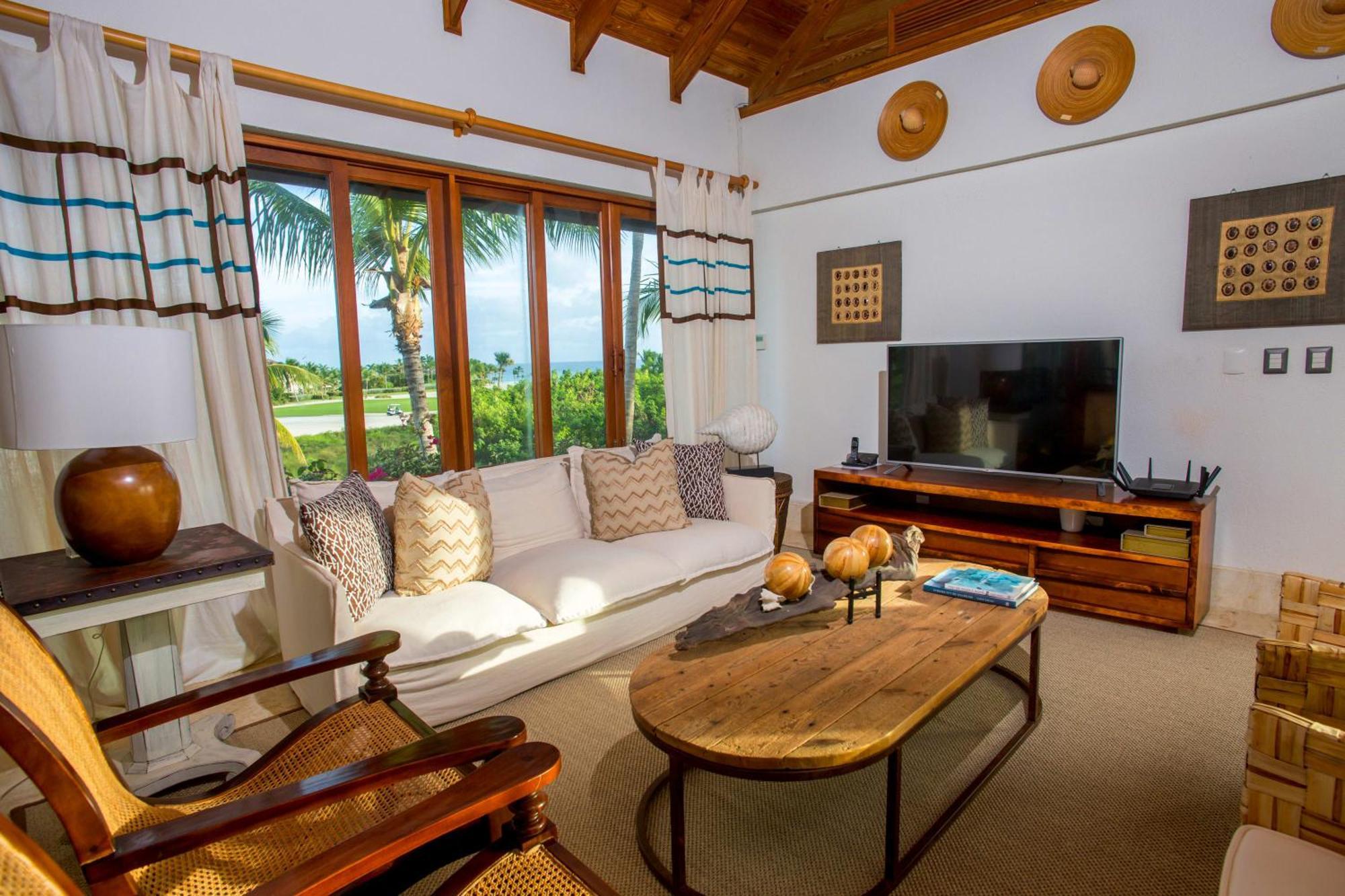 Oceanview Luxury Crystal - With Club Access