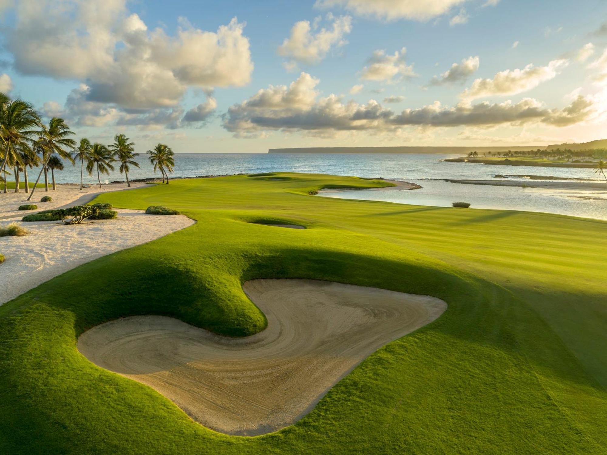 Oceanview Luxury Crystal - With Club Access *