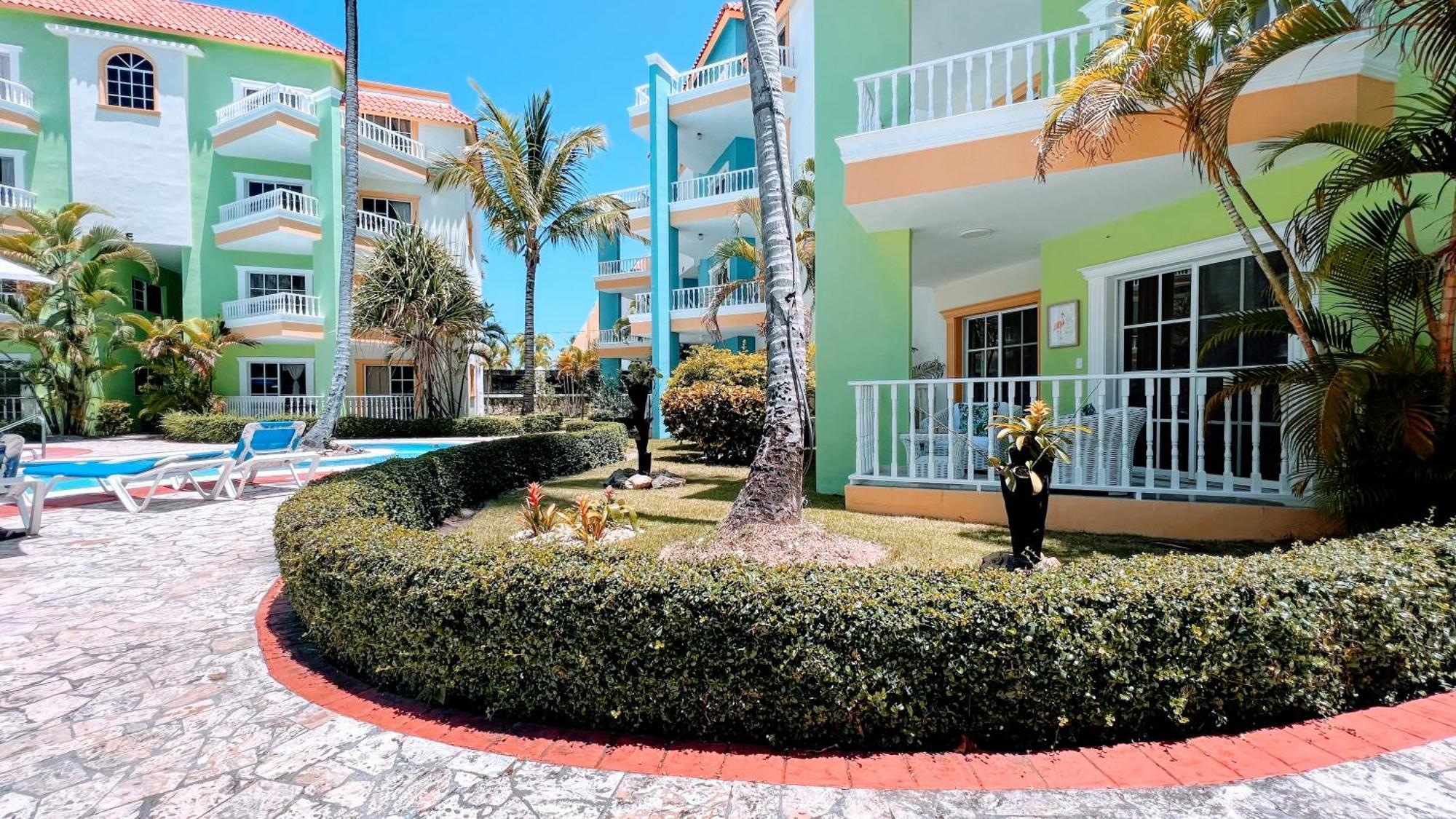 Apartment Pool View, Walk To Beach, Shops, Dining, Fast Wifi *