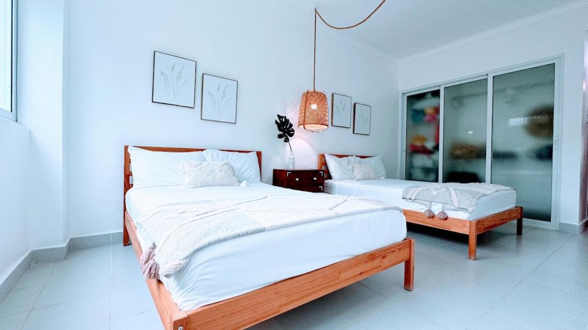 Hot Tub, Pool, Walk To Fun, Beach, Dining, Shops Apartamento Punta Cana