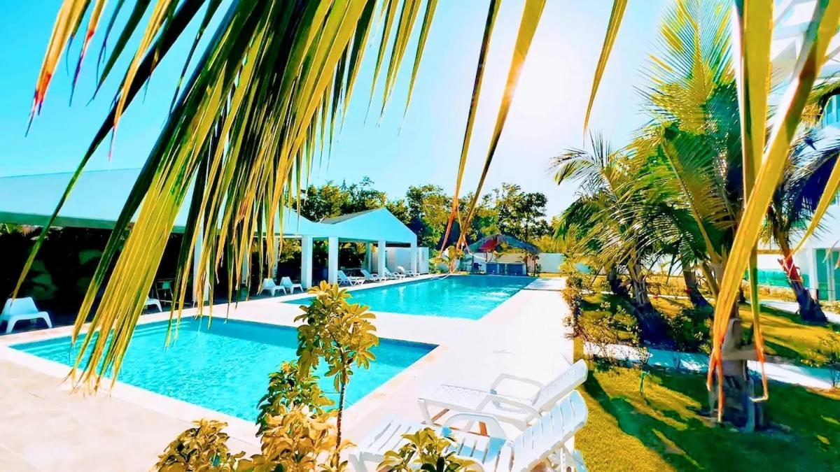 Hot Tub, Pool, Walk To Fun, Beach, Dining, Shops Apartamento