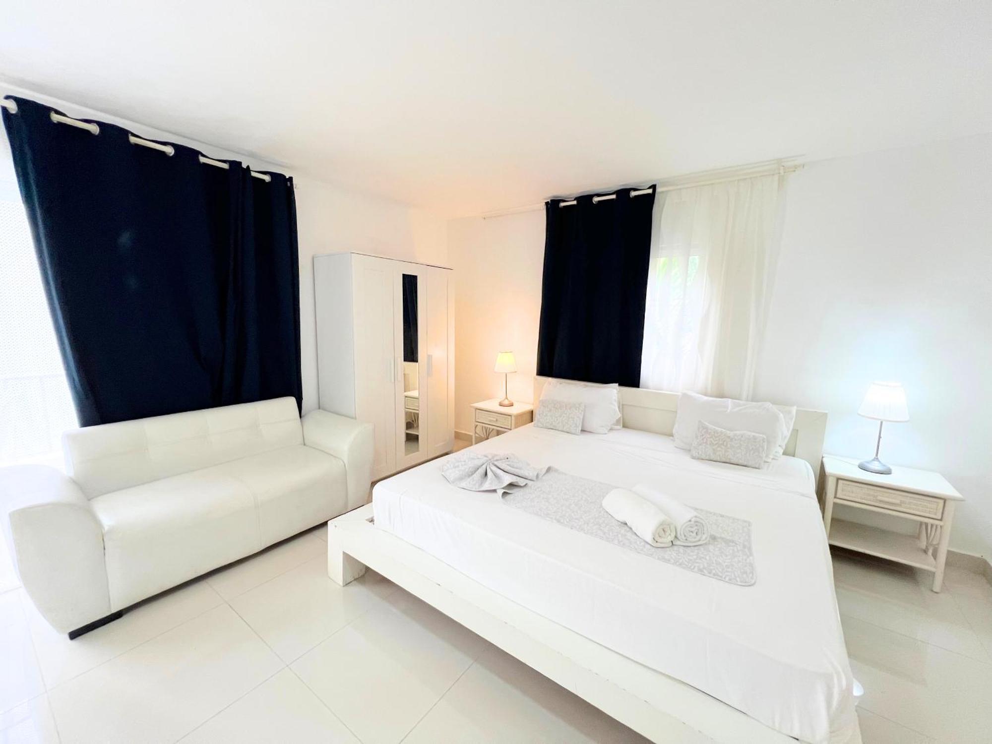 Playa Paradise - Club & Pool