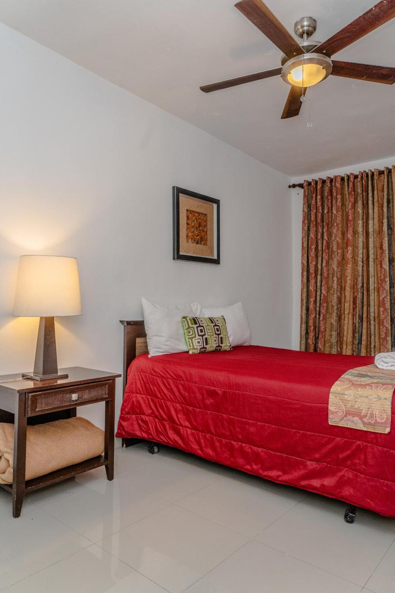 Cataleya Hotel