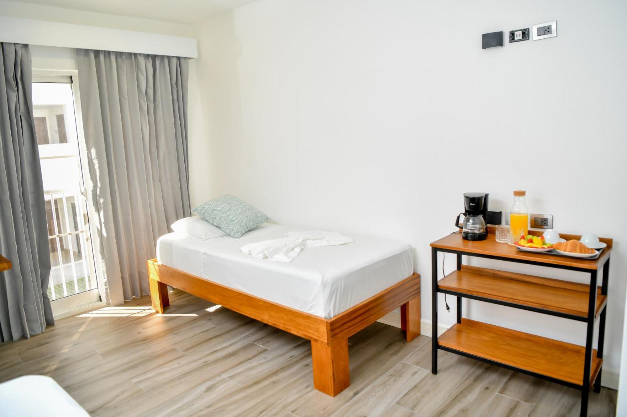 Hotel Honky Tonk *