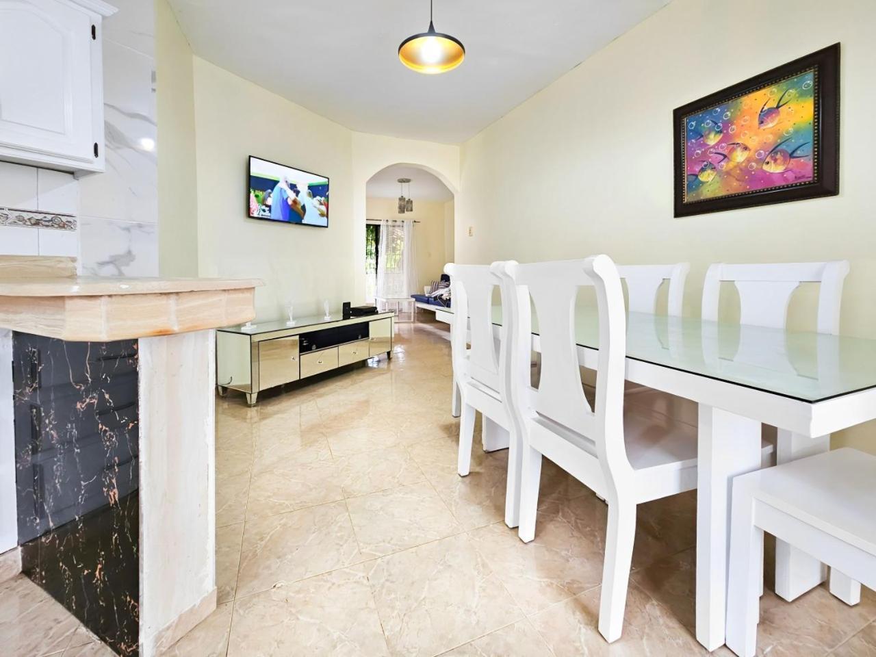 Dmm Con Piscina, Jacuzzi Y Gran Area En