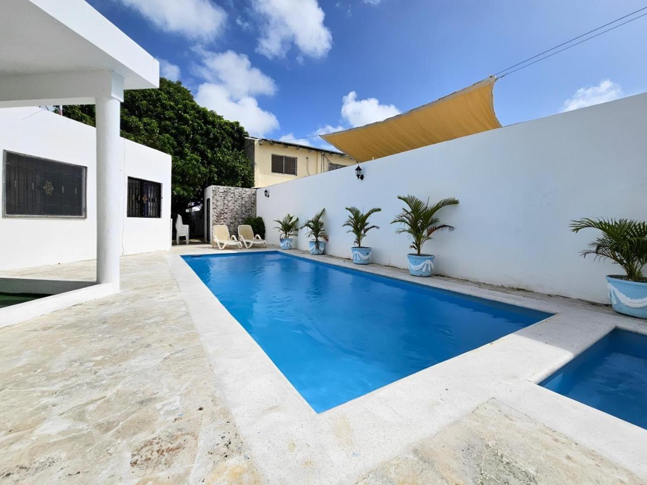 Dmm Con Piscina, Jacuzzi Y Gran Area En