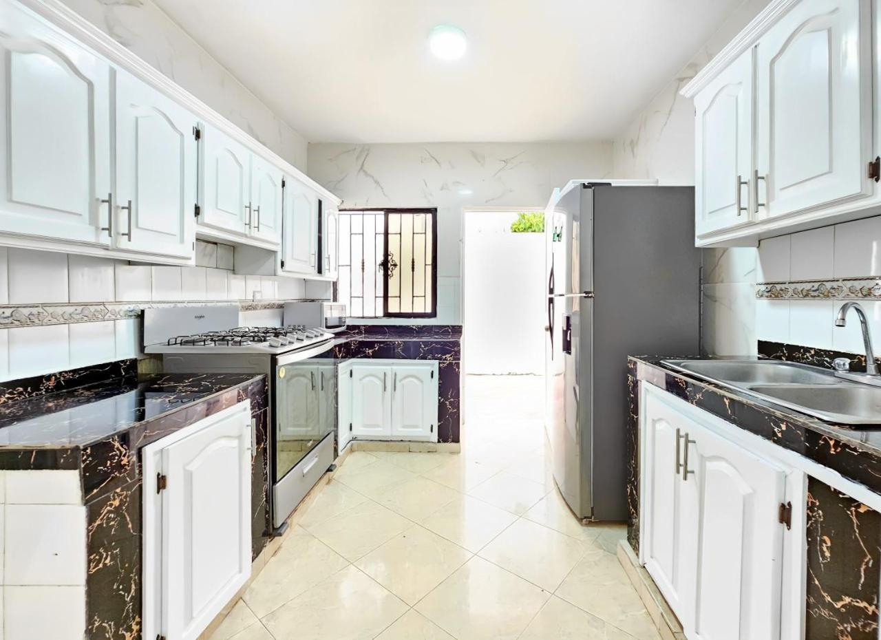 Villa Completamente Privada Con Piscina, Jacuzzi Y Gran Patio