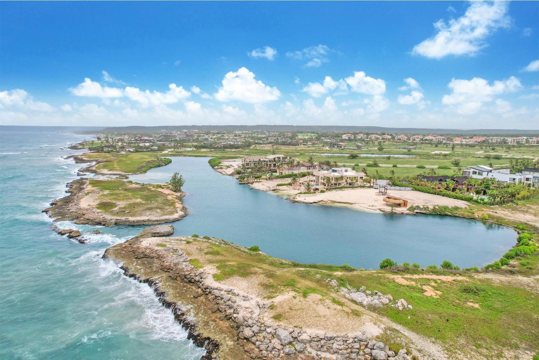 Villa De Lujo En Cap Cana - Higuana 49 Con Playa Privada Y Piscina