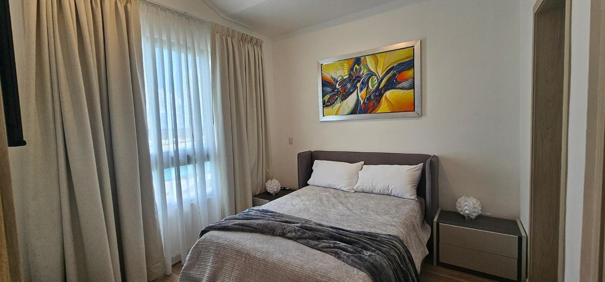 The Spacious 2 Bedroom 2 Bath On Floor With Stunning Views *