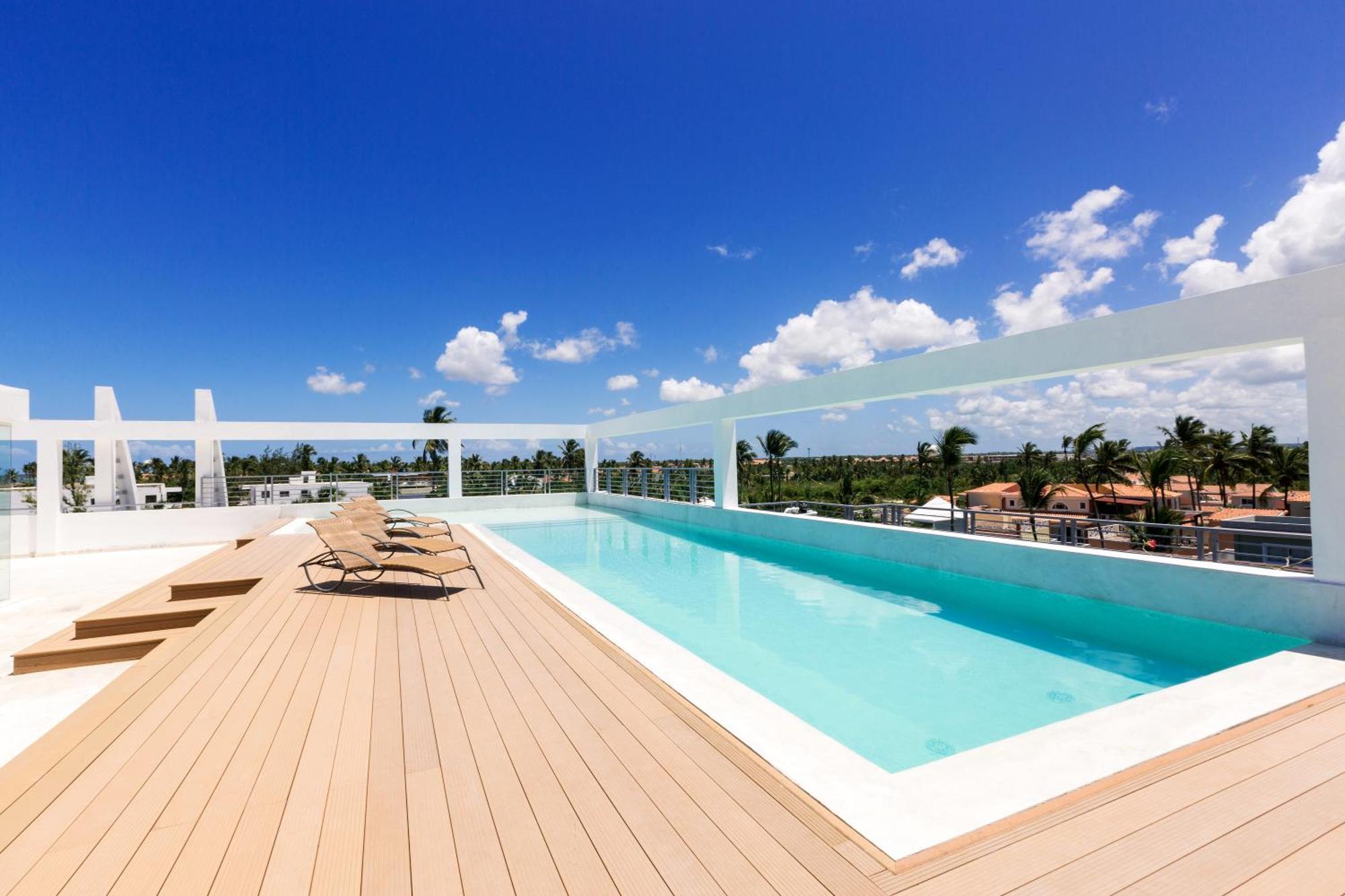 Hotel Ducassi Rooftop Pool - Beach Club And Spa 5*