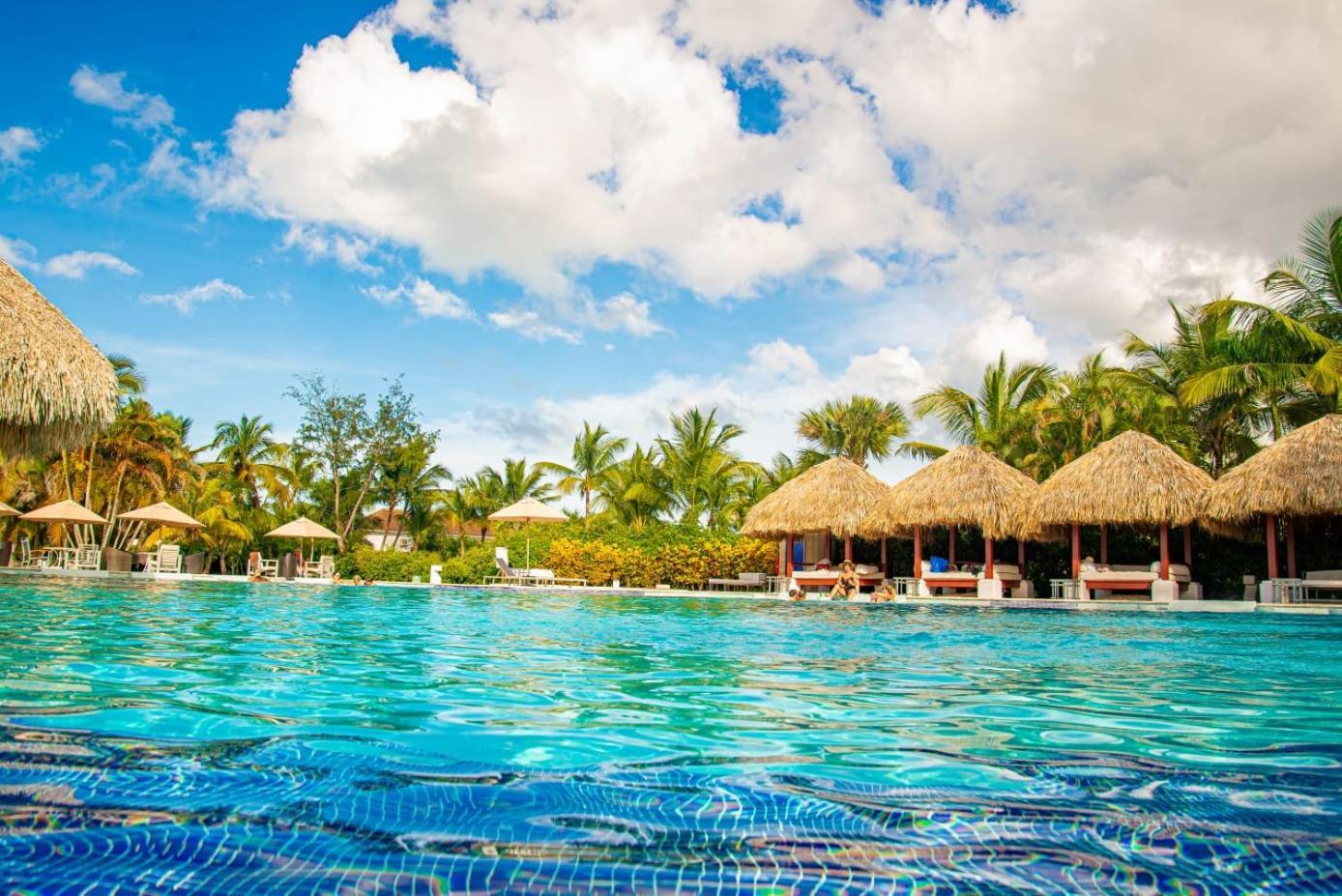 Beautiful 2-bedroom In Cocotal With Amazing Views And Pools Apartamento Punta Cana