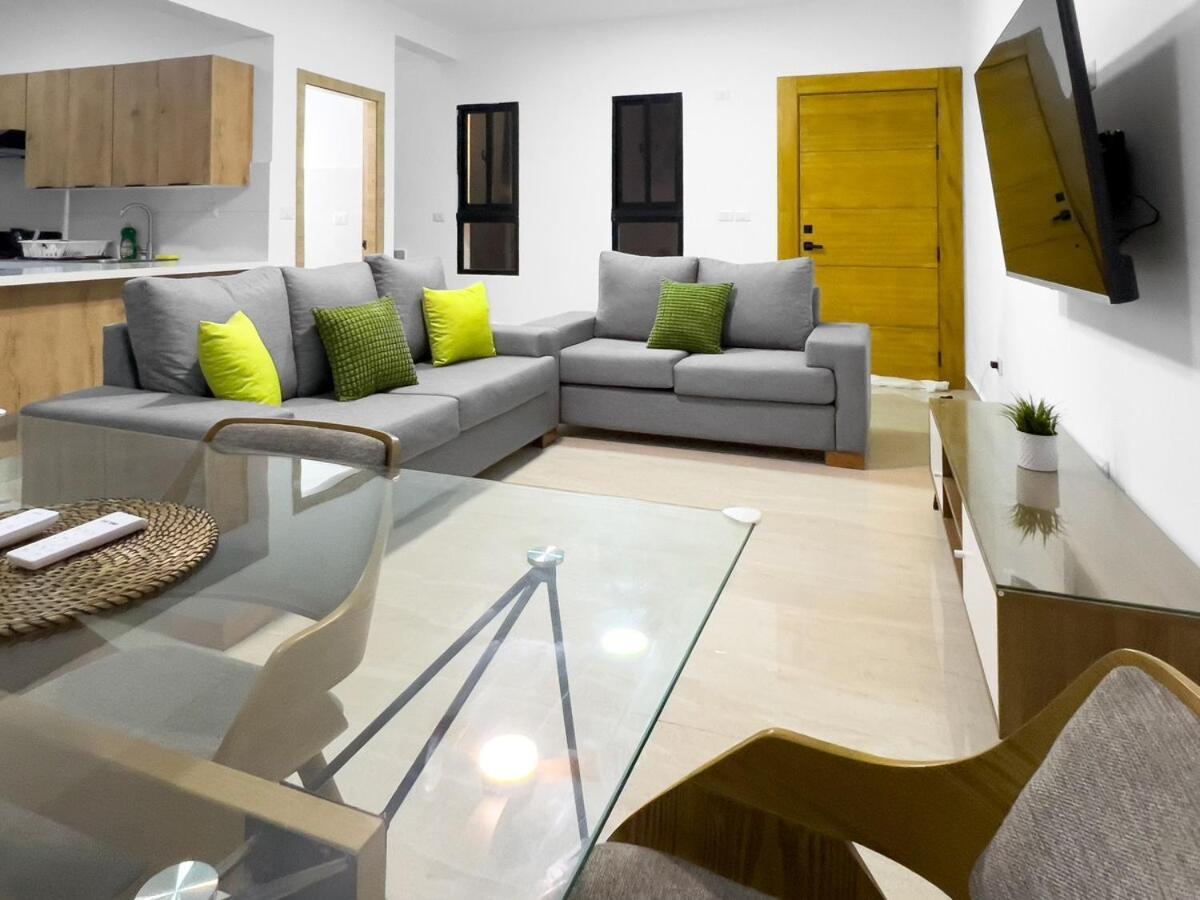 3-bdrm W Private Pool