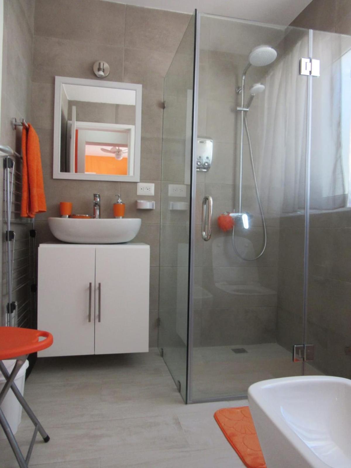 Caribbean Rainbow With Pool - Beach, Bars & Services Close By Apartamento