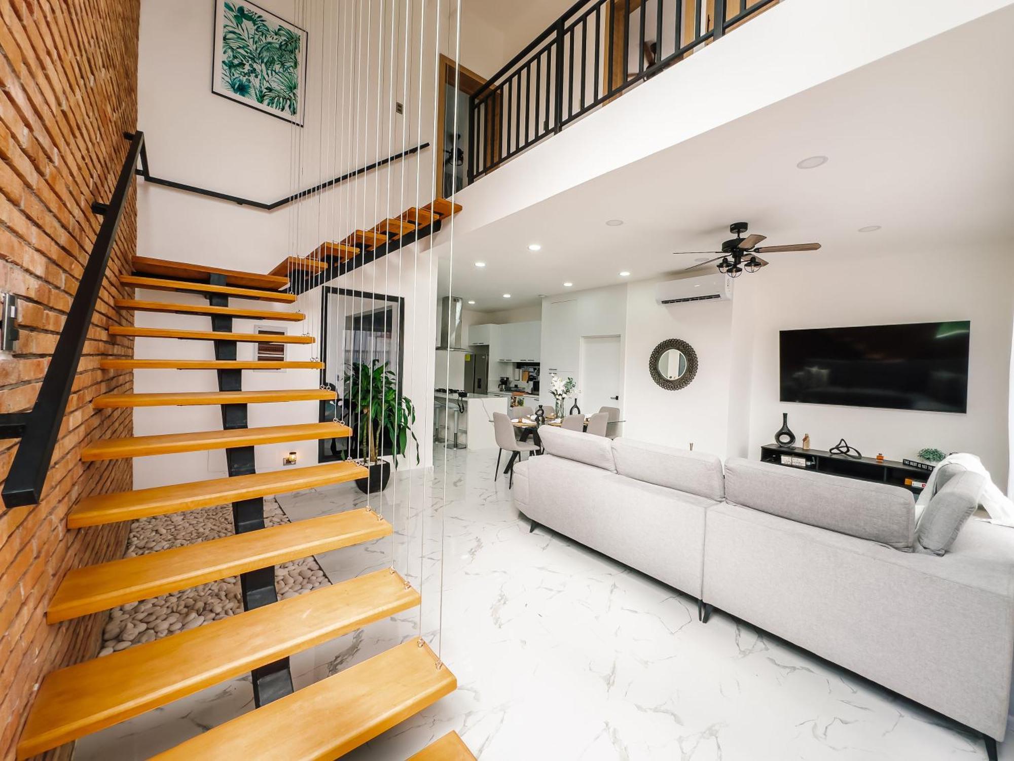 Villa Stunning Brand New In Downtown