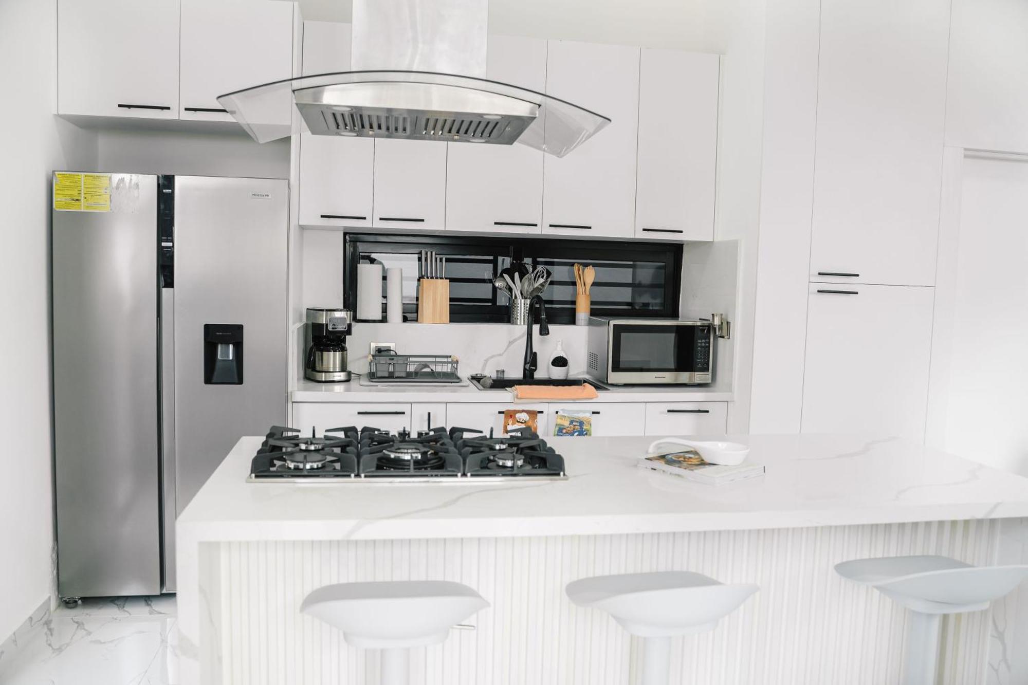 Stunning Brand New In Downtown Villa *
