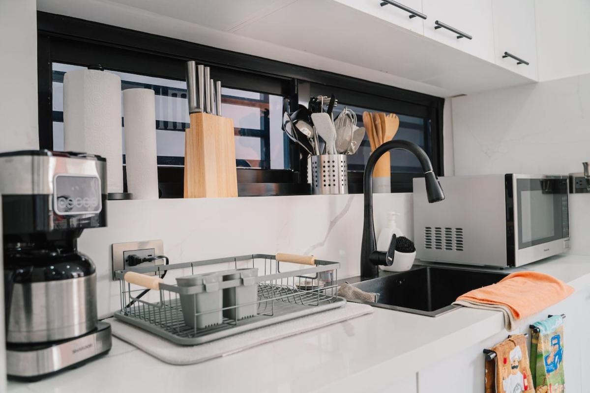 Stunning Brand New In Downtown