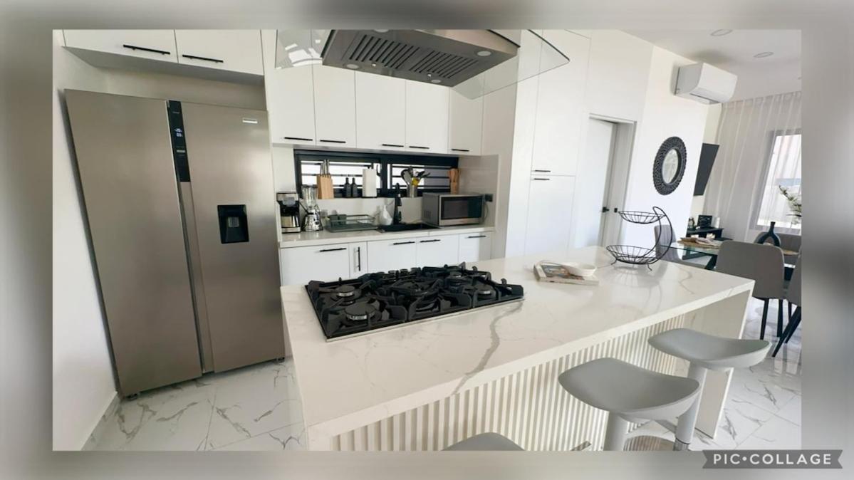 Villa Stunning Brand New In Downtown
