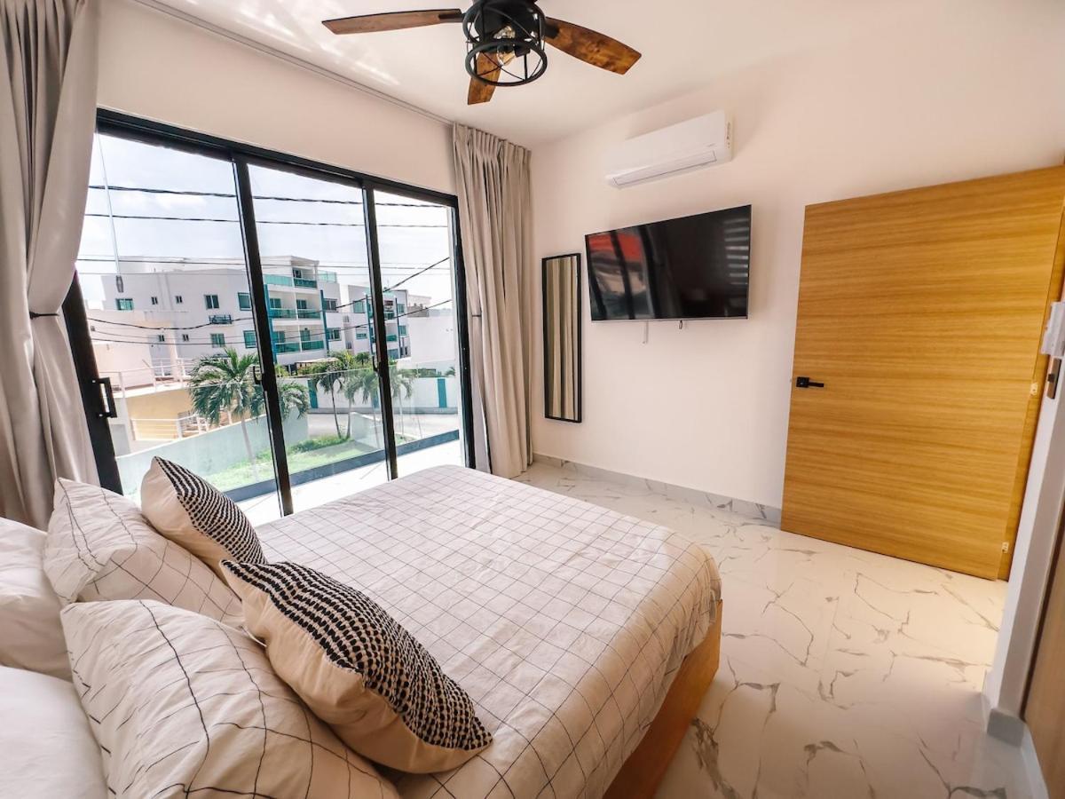 Stunning Brand New In Downtown Villa *