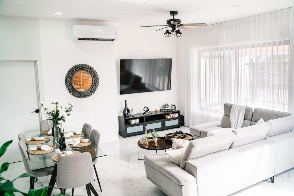 Stunning Brand New In Downtown