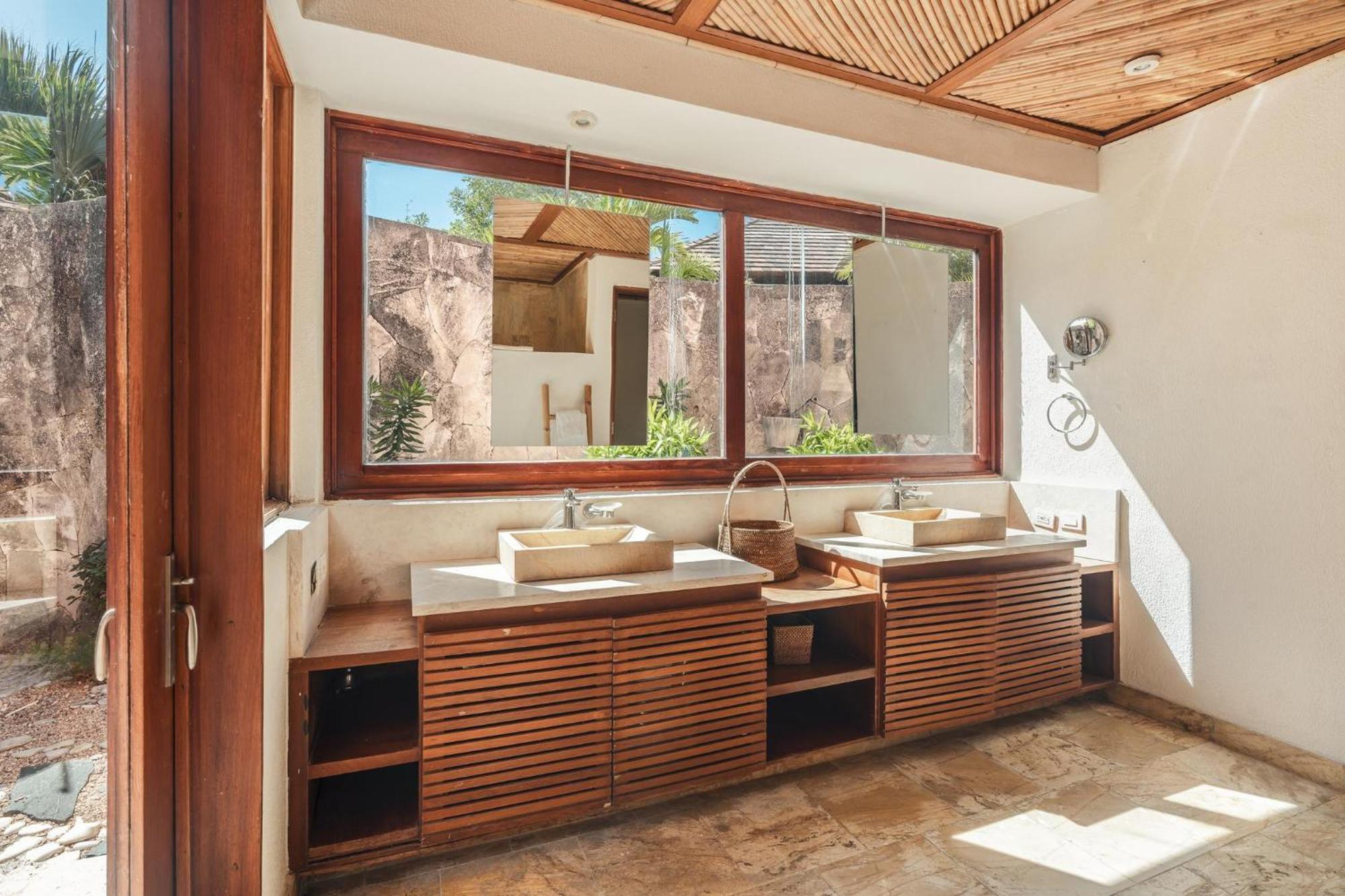 Villa Caribbean With 2 Bedrooms And Pool *