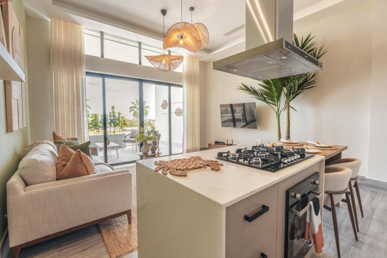 One Bedroom With Direct Access To The Pool