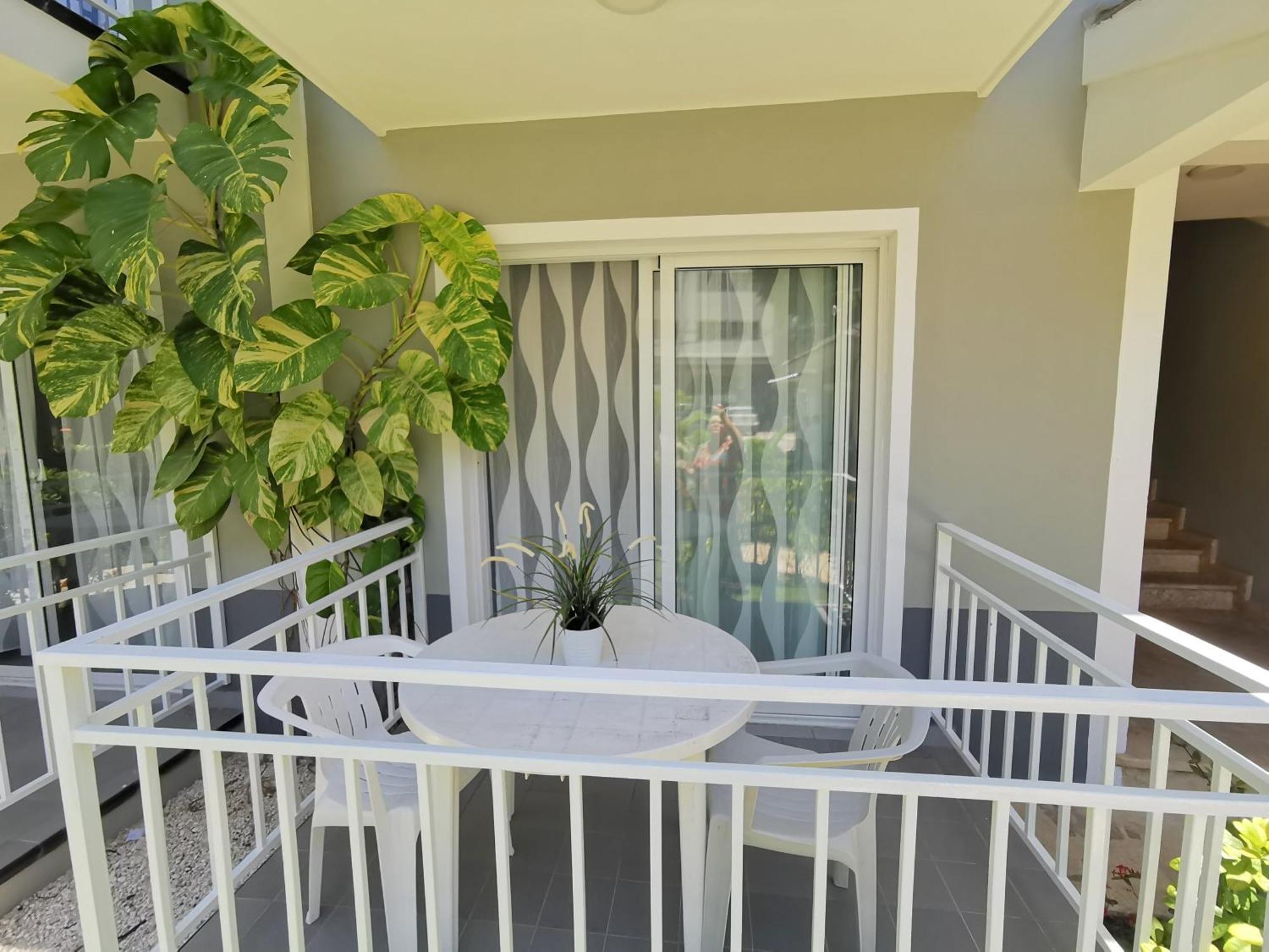 Apartahotel Sunny Deluxe Playa Corales - Wifi, Beach, Pool